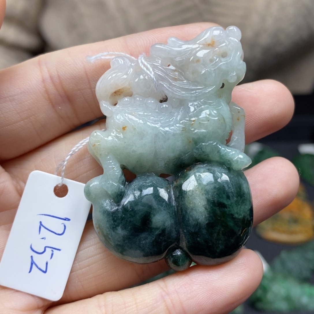 翡翠颈饰未镶嵌麒麟38号