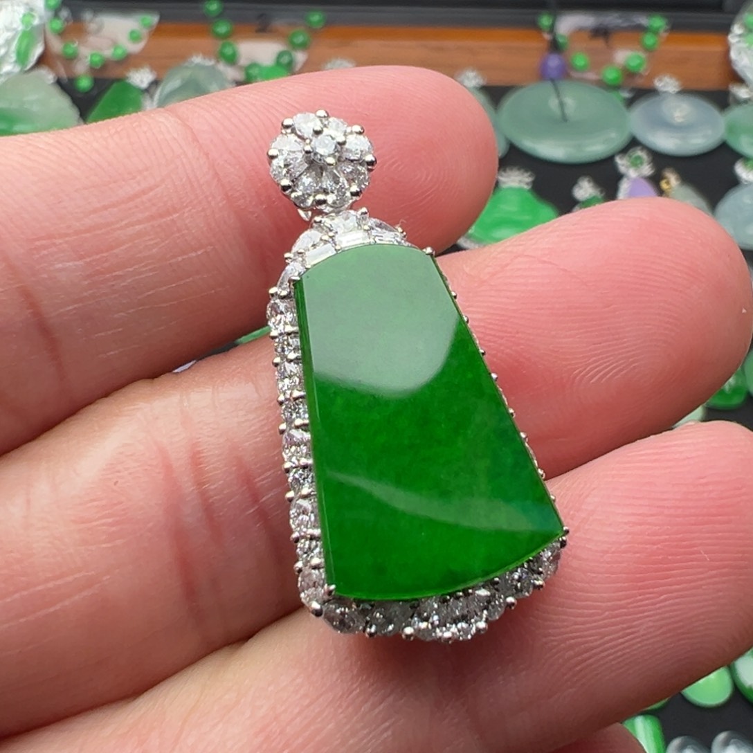 翡翠颈饰18K金镶嵌裸石19.4