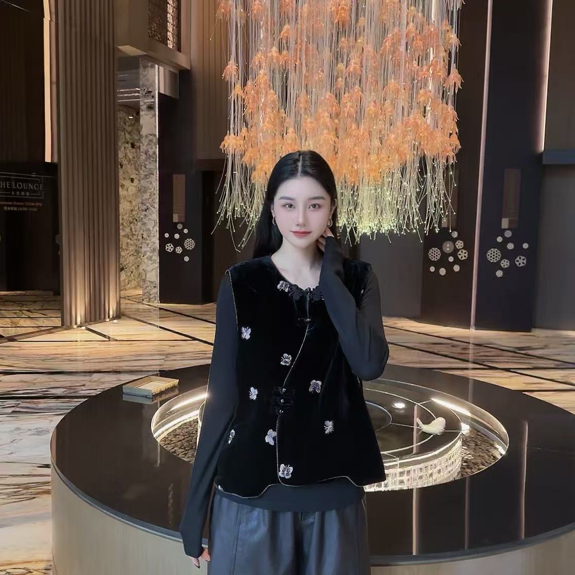 Betty Bairn【蝴蝶序】新中式桑蚕丝植绒加厚气质夹棉马甲Q7259