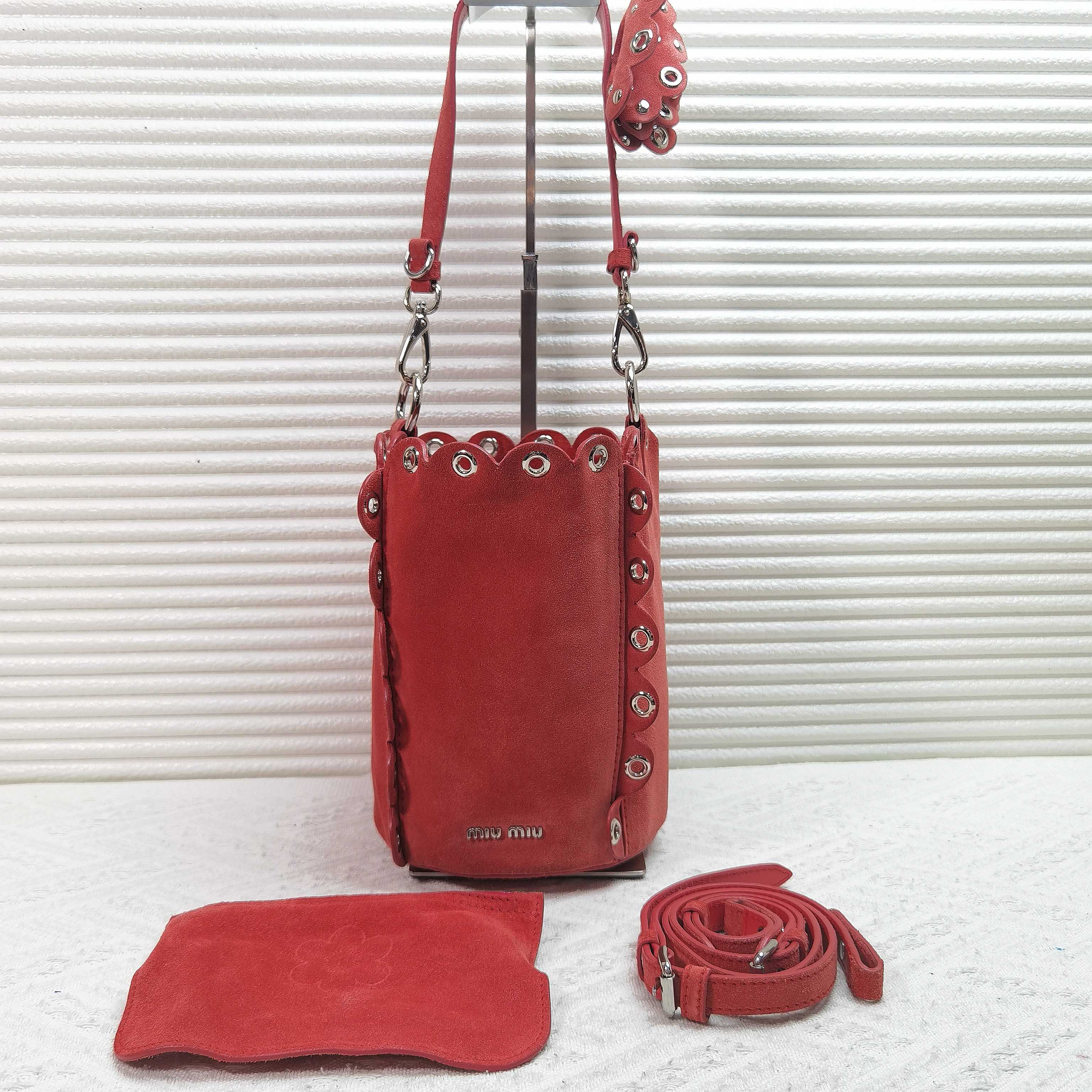 95新 MIU MIU/缪缪 Miumiu缪缪 花朵水桶包手提包斜挎包