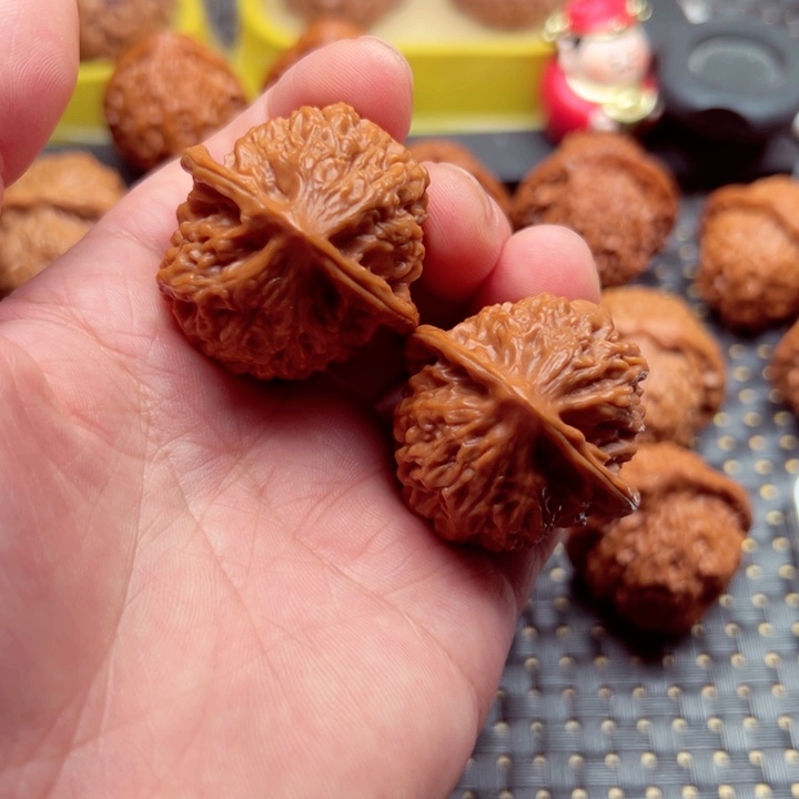 文玩核桃吊坠金牛38全品