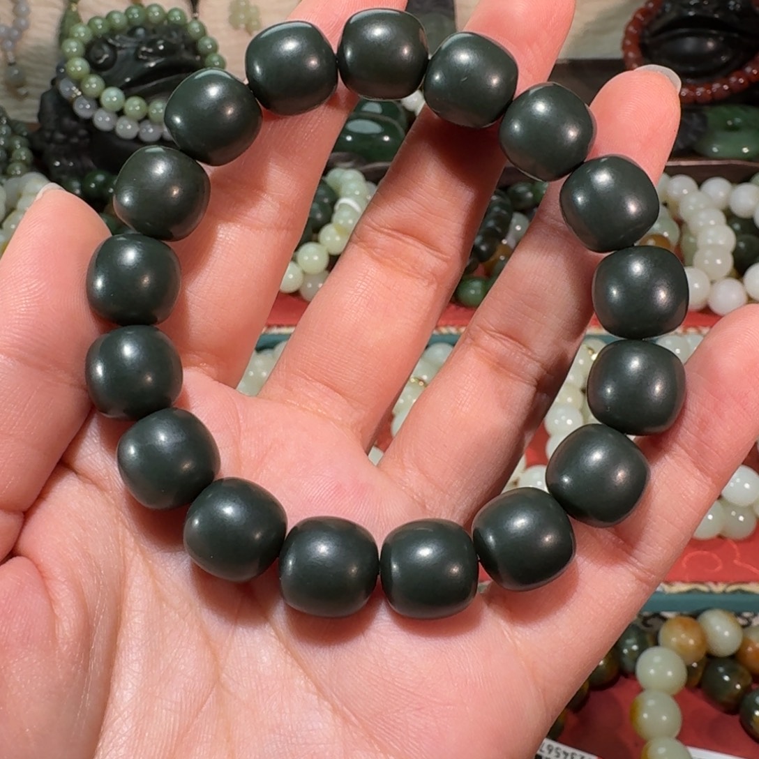 旺***仔和田玉未镶嵌手链