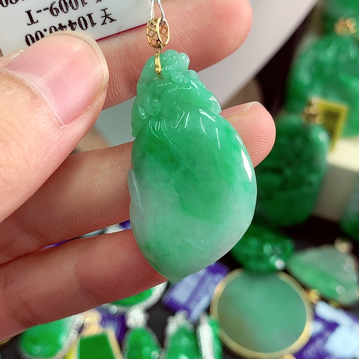 吊坠(不含链)18K金镶嵌翡翠