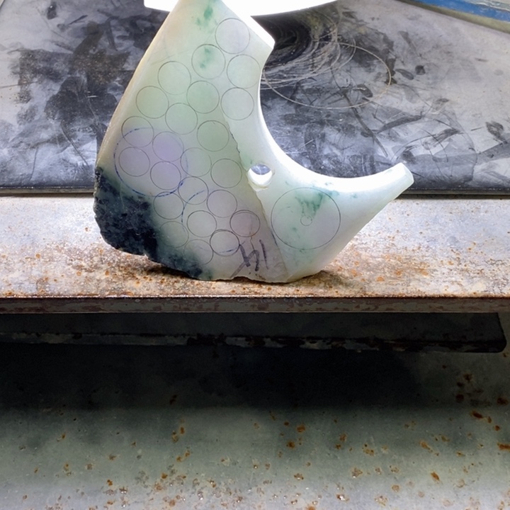 因***彩定制翡翠未镶嵌觅羽