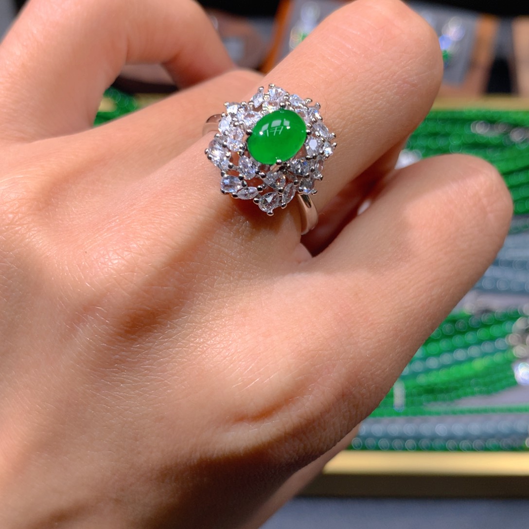 翡翠手链未镶嵌天然翡翠