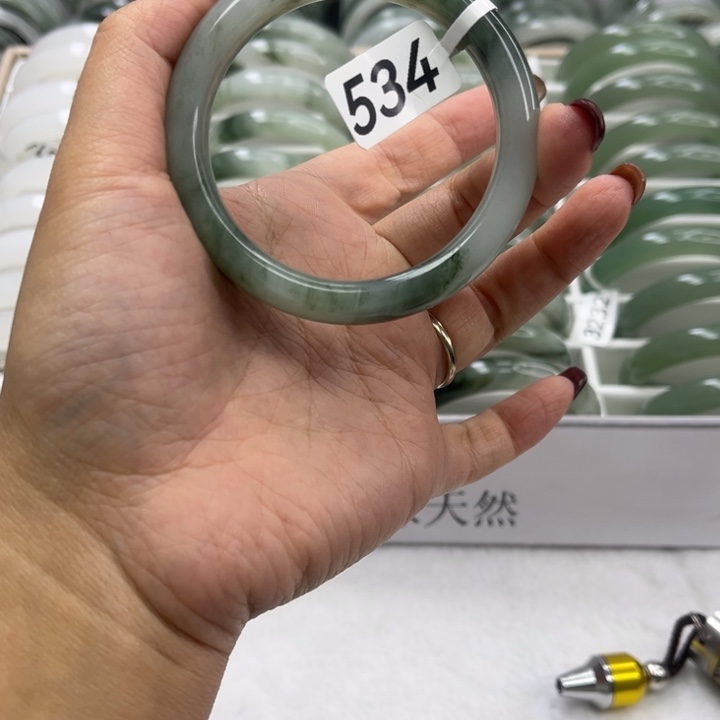 未镶嵌手镯石英质玉534