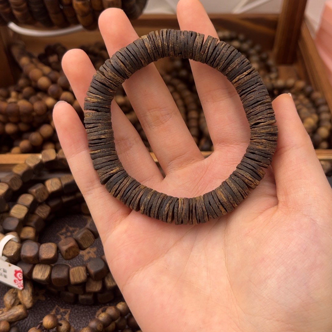 沉水片片珠单圈手串15克