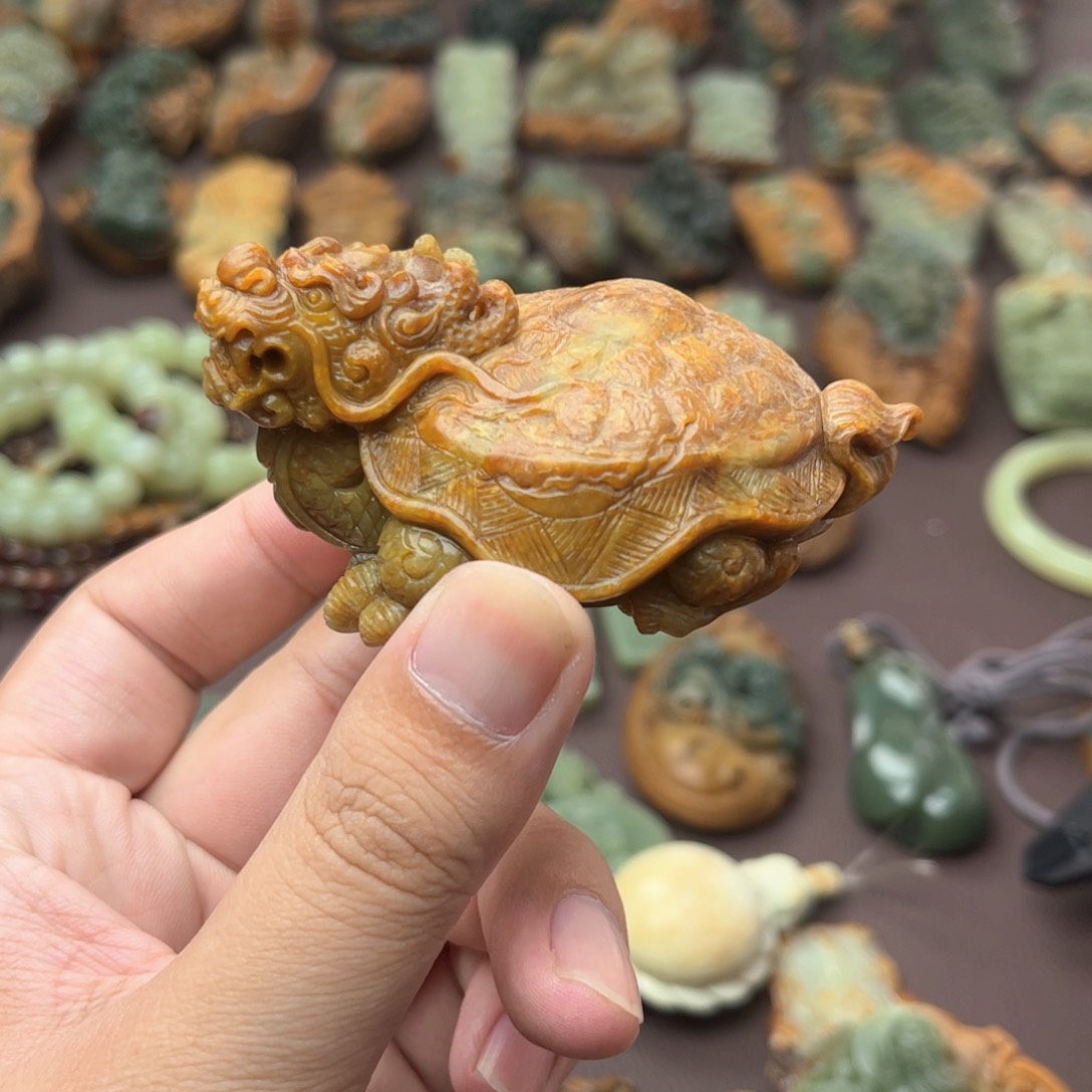 岫岩河磨玉（透闪石质玉）把件未镶嵌