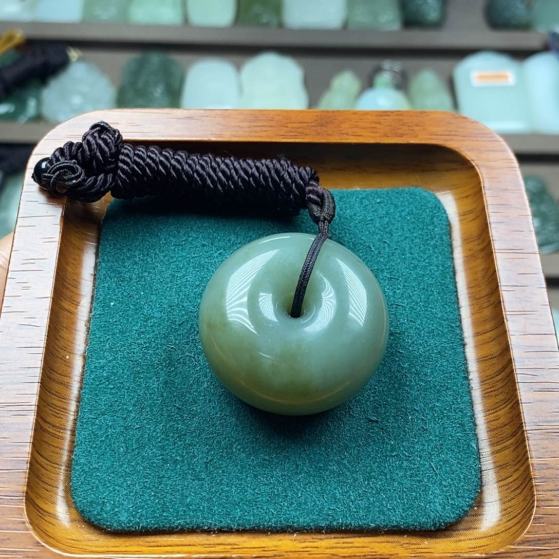 和田玉未镶嵌颈饰35mm平安扣