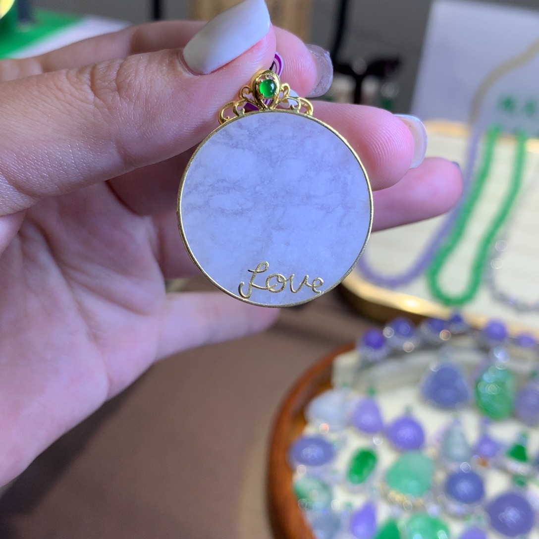 翡翠18K金镶嵌颈饰翡翠