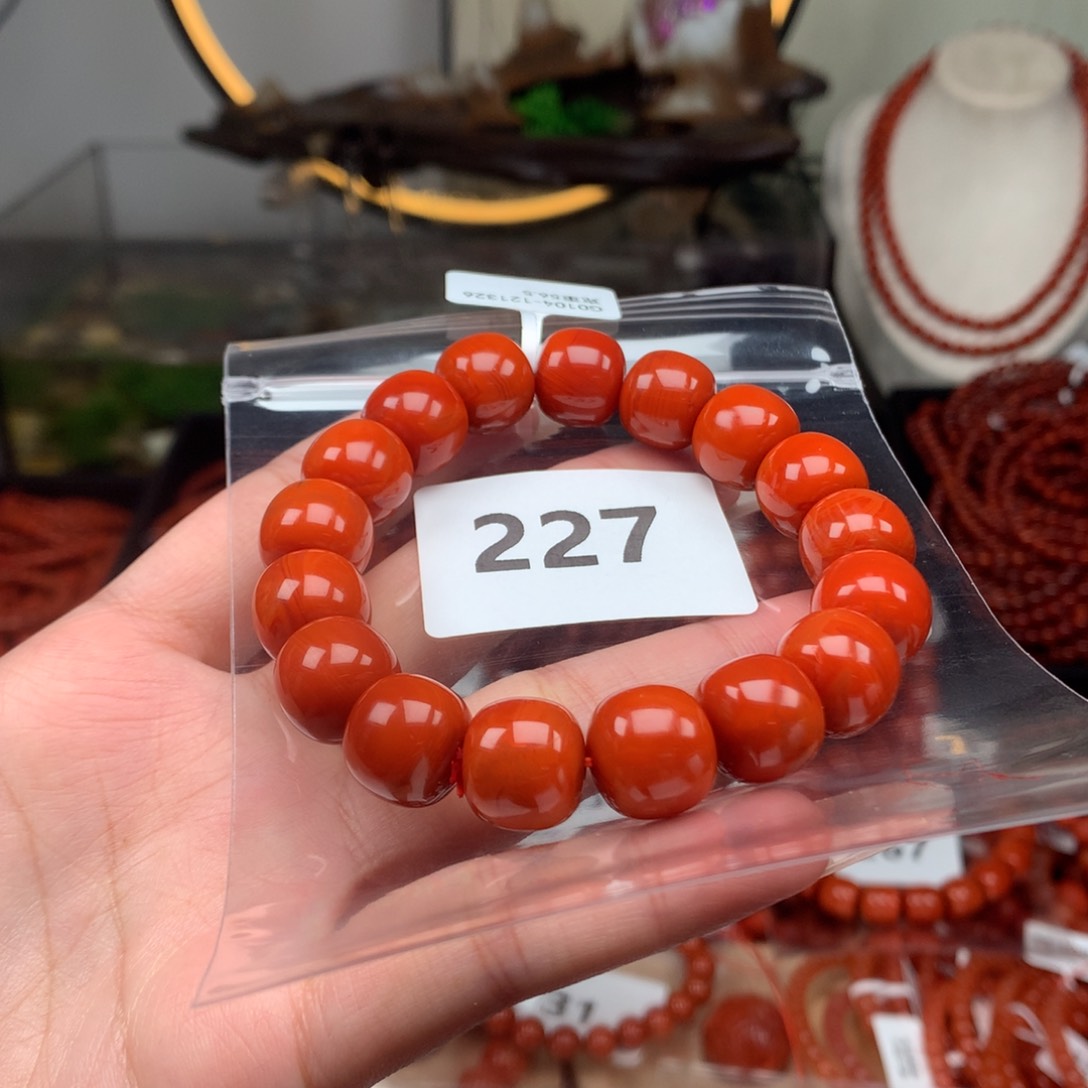 南红玛瑙手串未镶嵌13.3mm