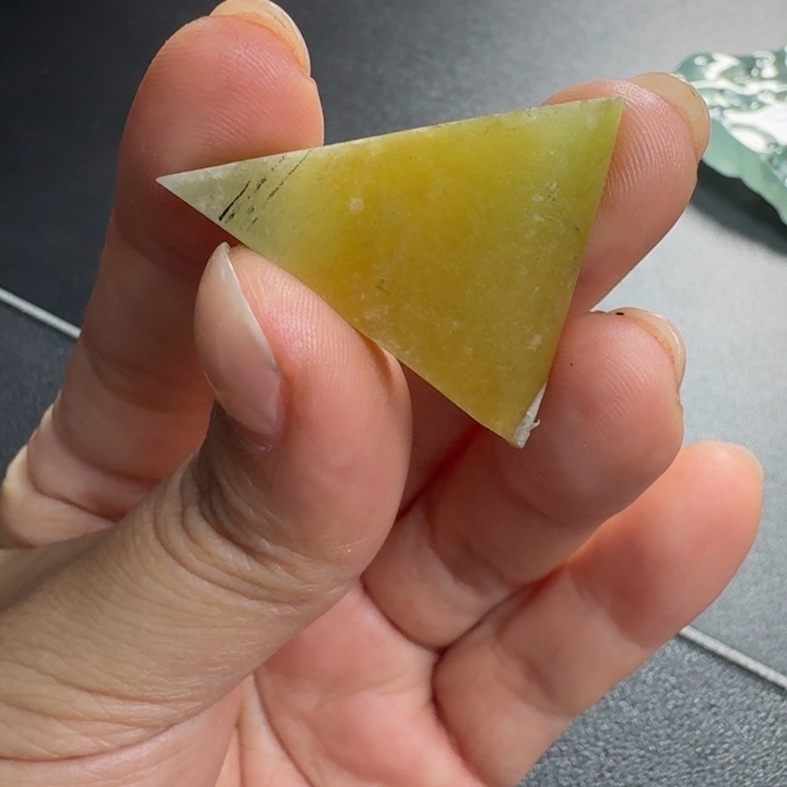 王***炸定制翡翠未镶嵌翡翠