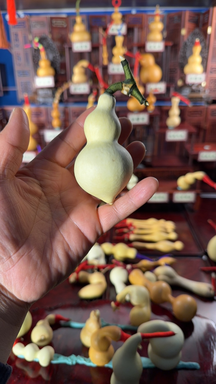 胖呼呼白皮蚂蚁葫芦，小短粗嘴，三点一线，漂亮。