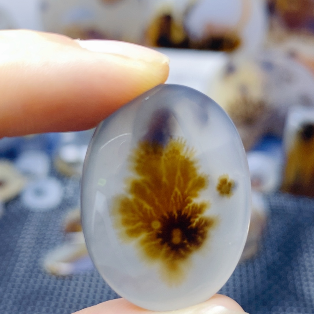 玛瑙/玉髓未镶嵌珠宝奇石