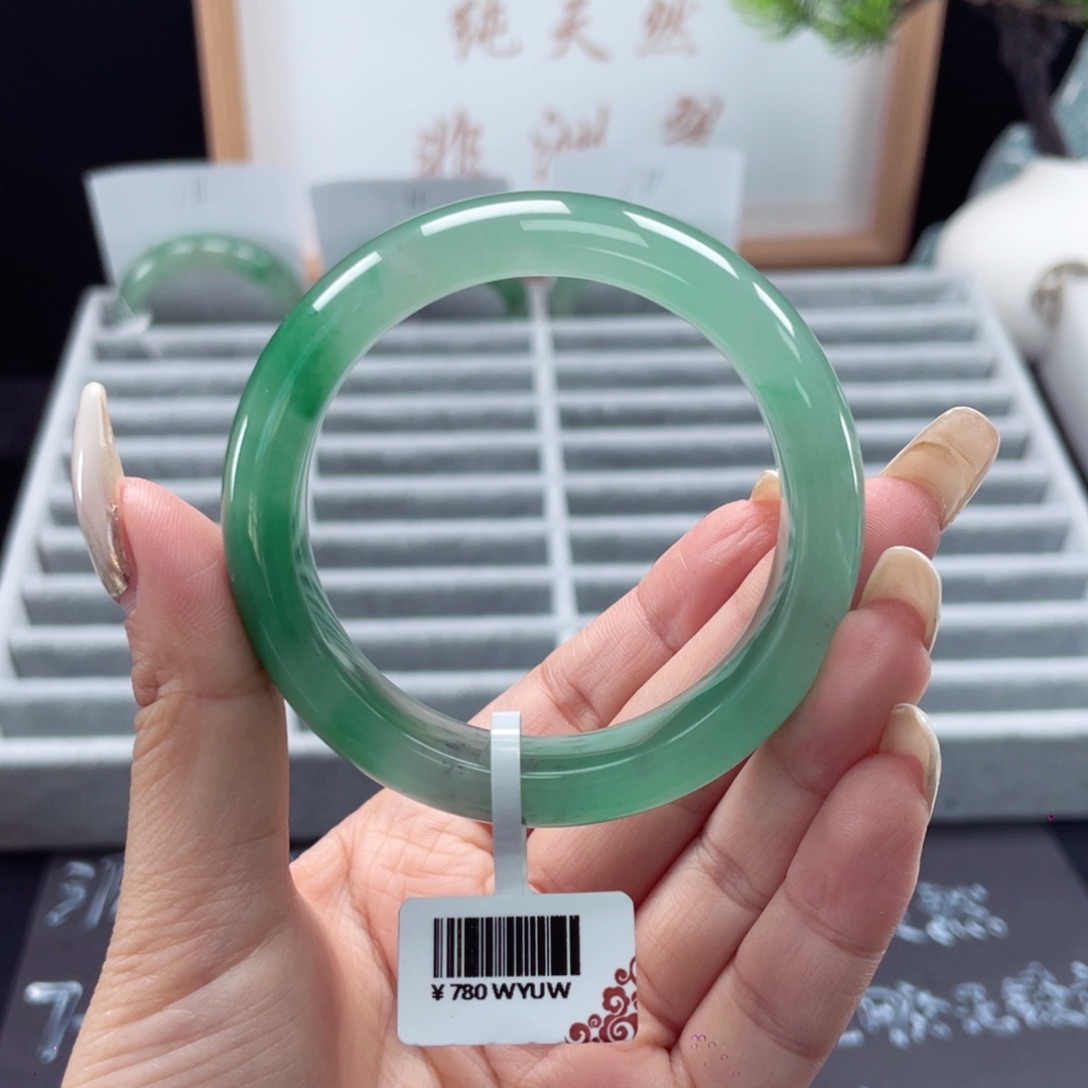 石英质玉未镶嵌手镯