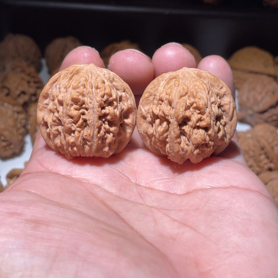 文玩核桃吊坠兴隆骰子  兴隆血麒麟