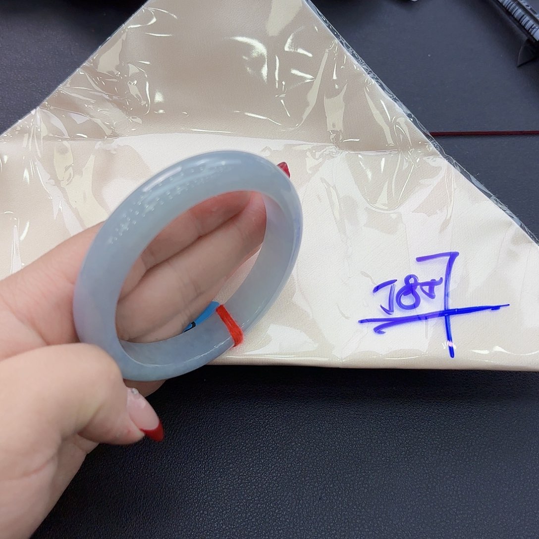 翡翠手镯未镶嵌手镯