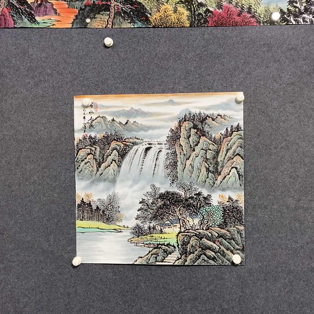 国画三尺斗方山水一副