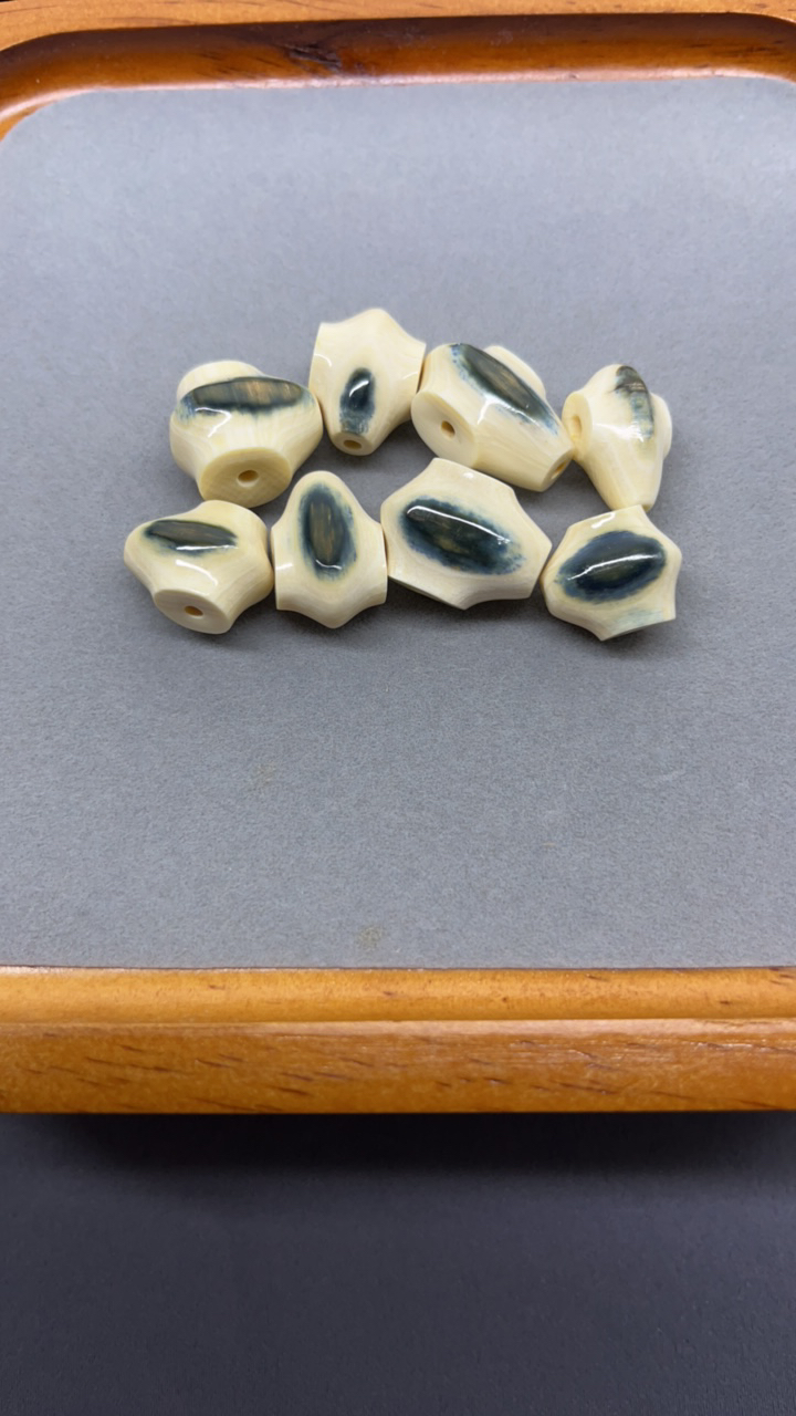 对孔10mm蓝眼睛鲨鱼背一体三通佛头文玩配饰天然冰料