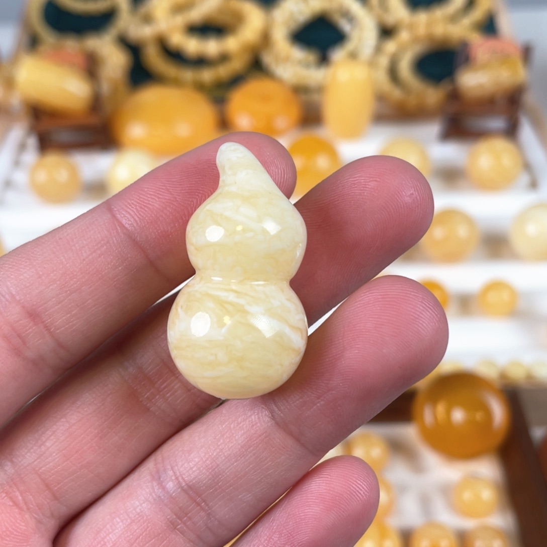 蜜蜡裸石未镶嵌葫芦