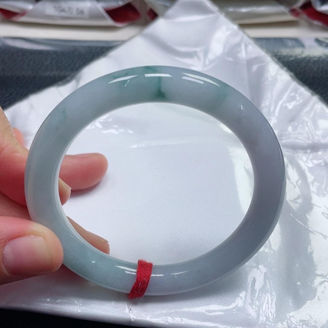 未镶嵌手镯（圆镯）翡翠