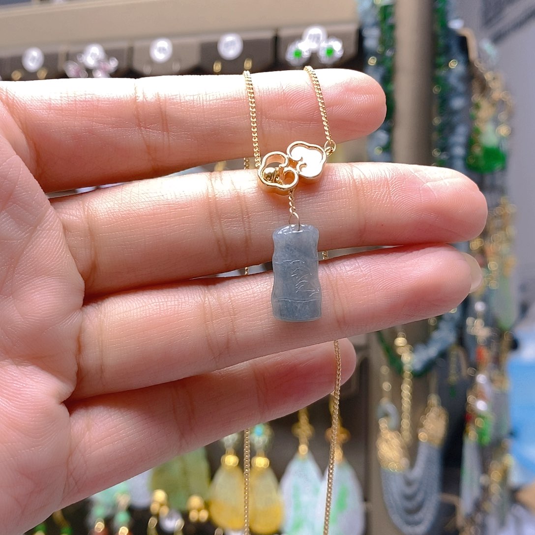 未镶嵌翡翠耳饰翡翠