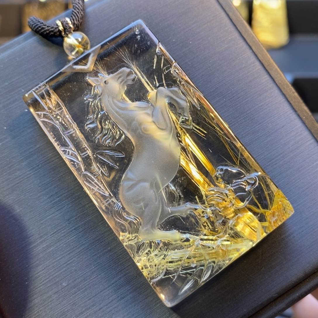 未镶嵌颈饰水晶钛晶花马吊坠