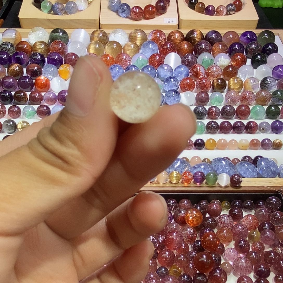 此***颜水晶未镶嵌珠宝半成品幽灵单珠