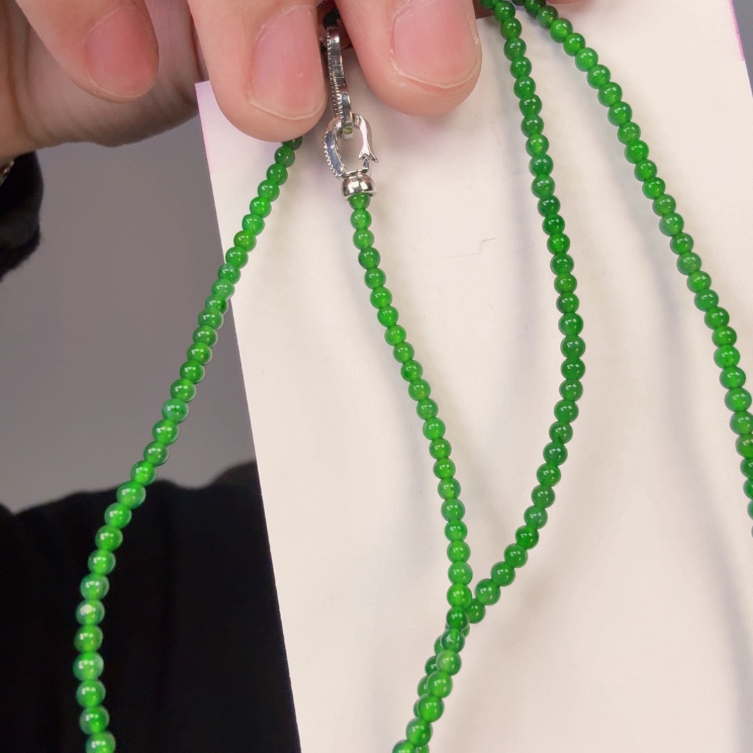 翡翠颈饰未镶嵌一件