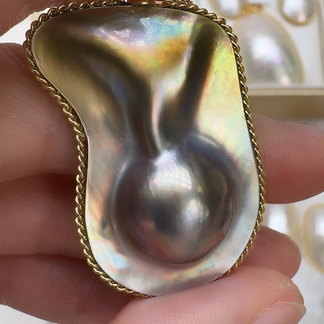 颈饰未镶嵌拼合珍珠（马贝珠）