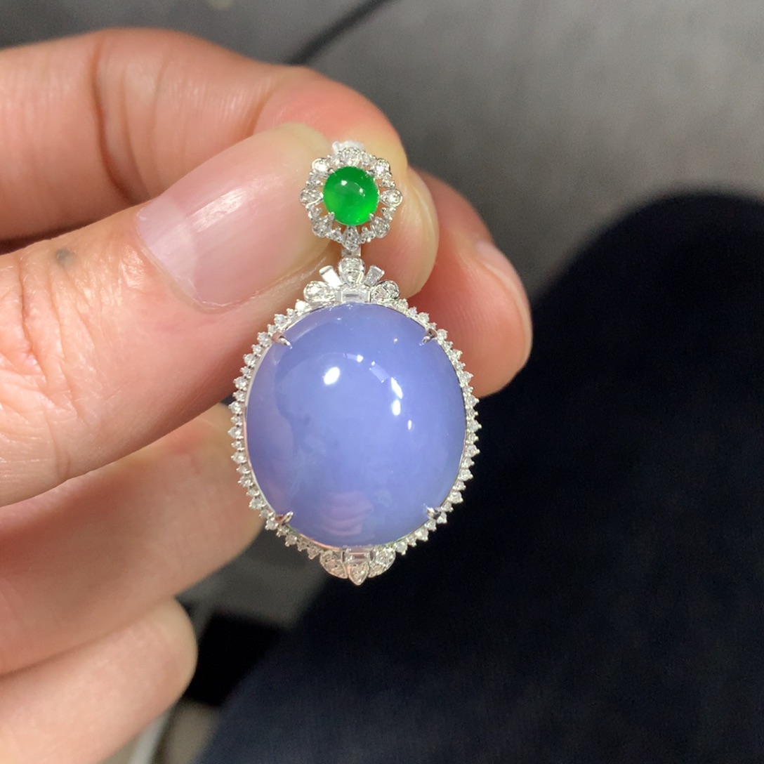 翡翠颈饰18K金镶嵌翡翠