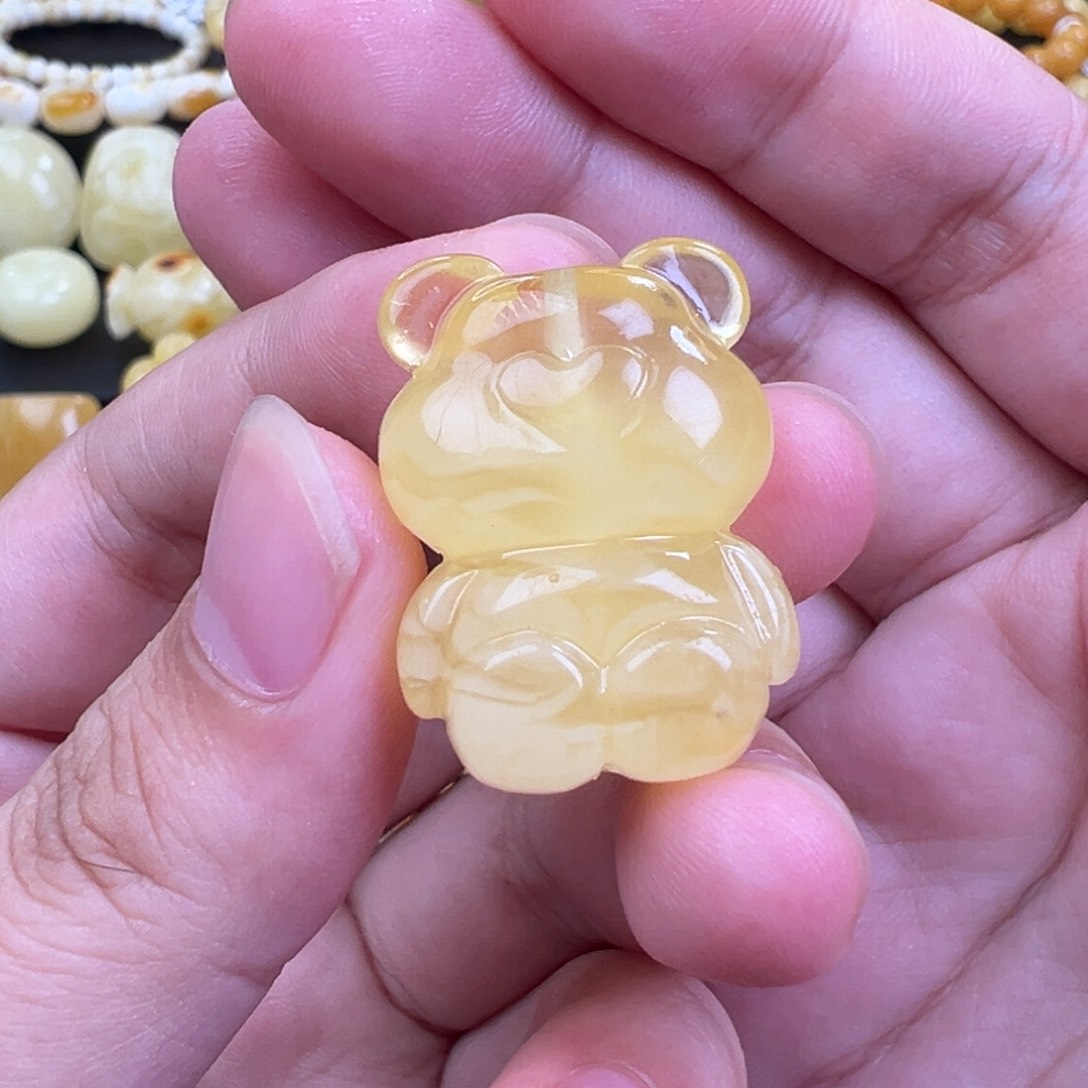 琥珀手链未镶嵌熊