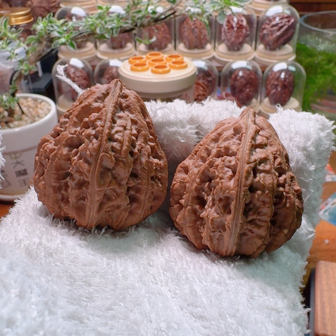 文玩核桃吊坠龙江梨形塔