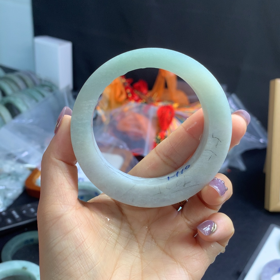 【闪购商品】定制翡翠手镯未镶嵌
