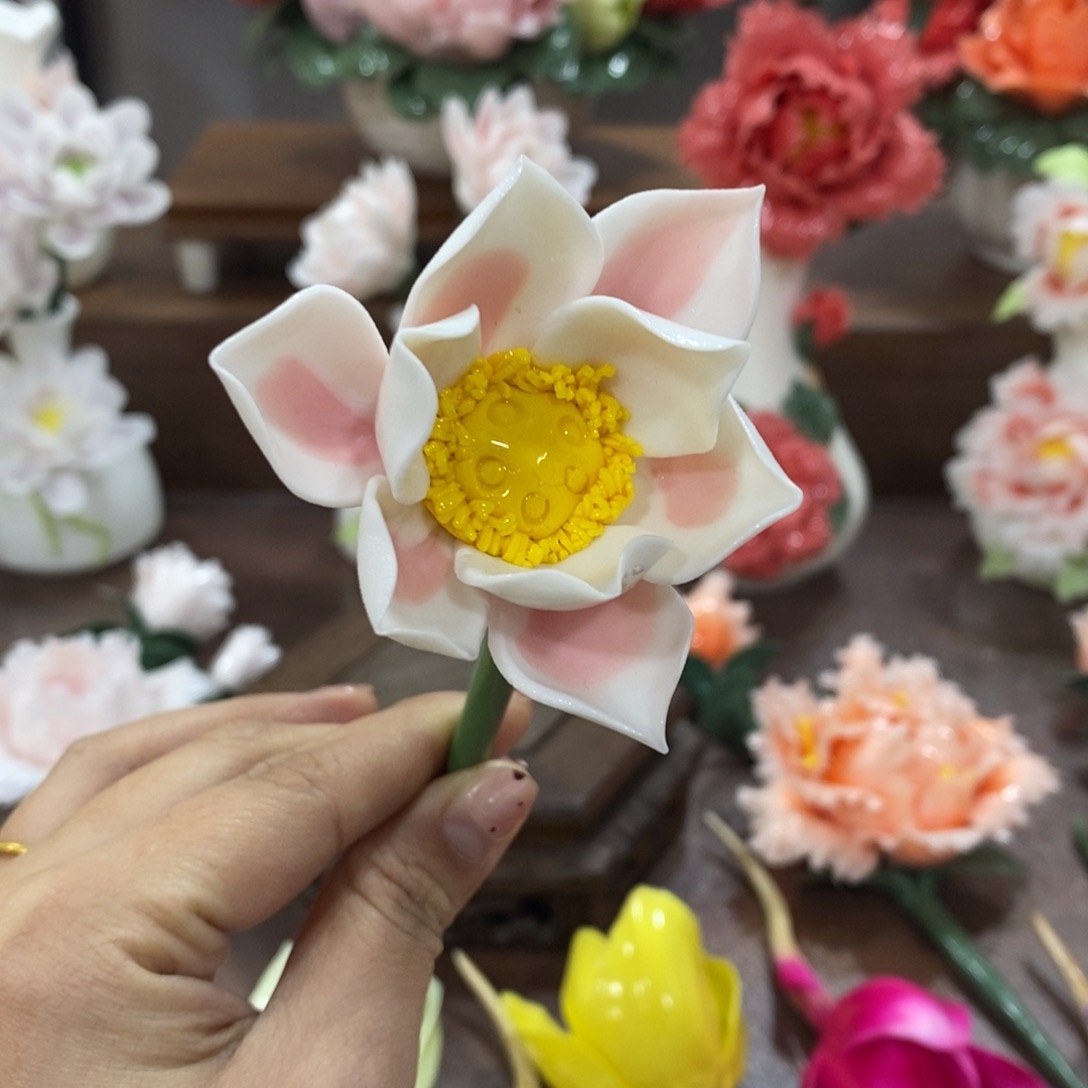 摆件陶瓷手工花摆件