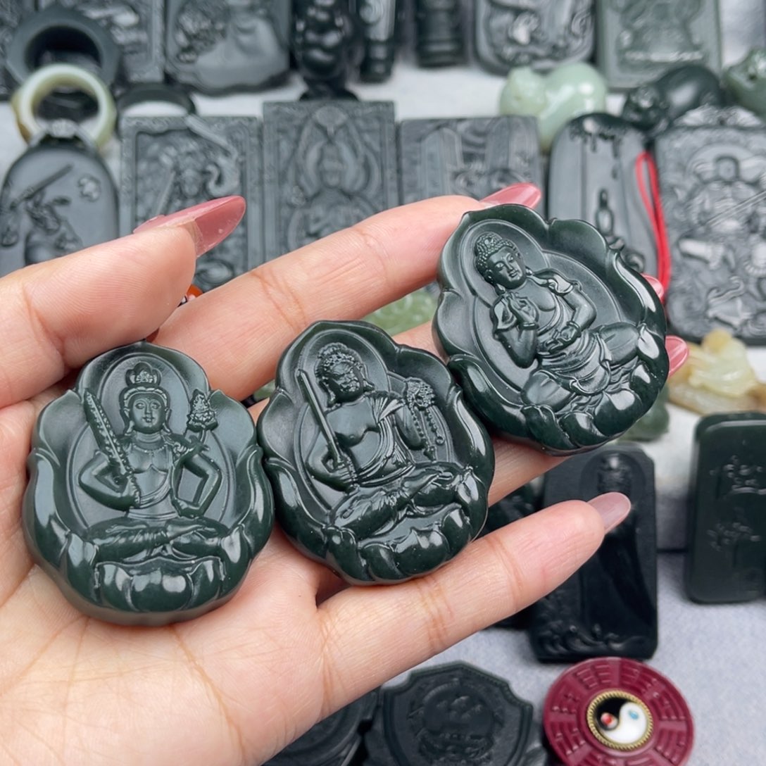 和田玉颈饰未镶嵌?****?