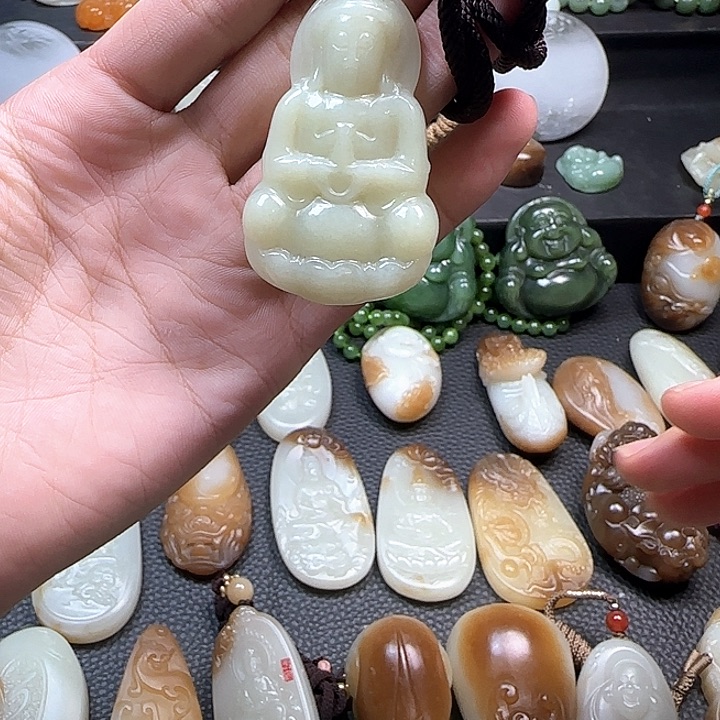 颈饰未镶嵌和田玉
