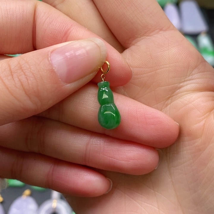 翡翠颈饰未镶嵌吊坠