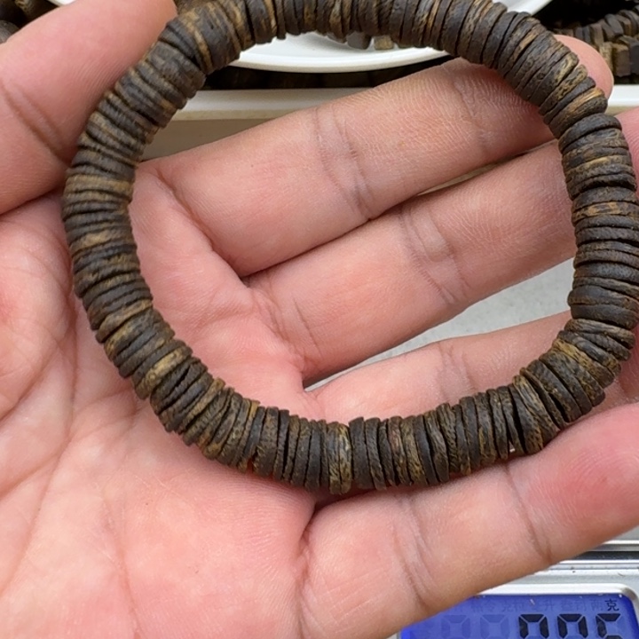 I***兔手串沉香张勺子手串10克