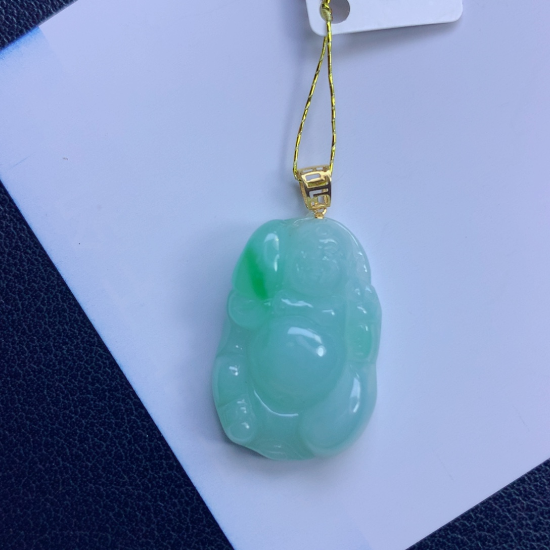 翡翠未镶嵌颈饰佛公