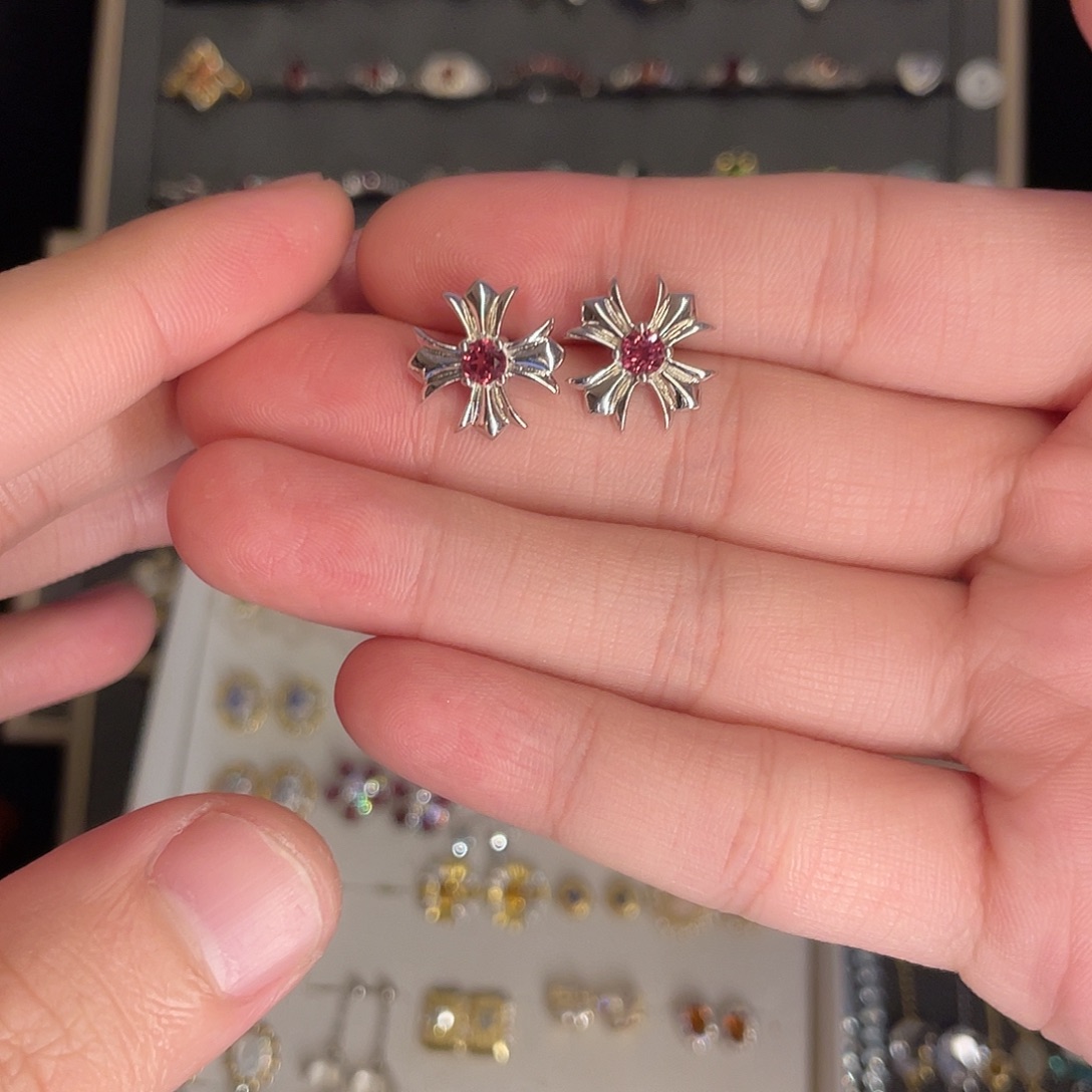 银S925镶嵌耳饰石榴石