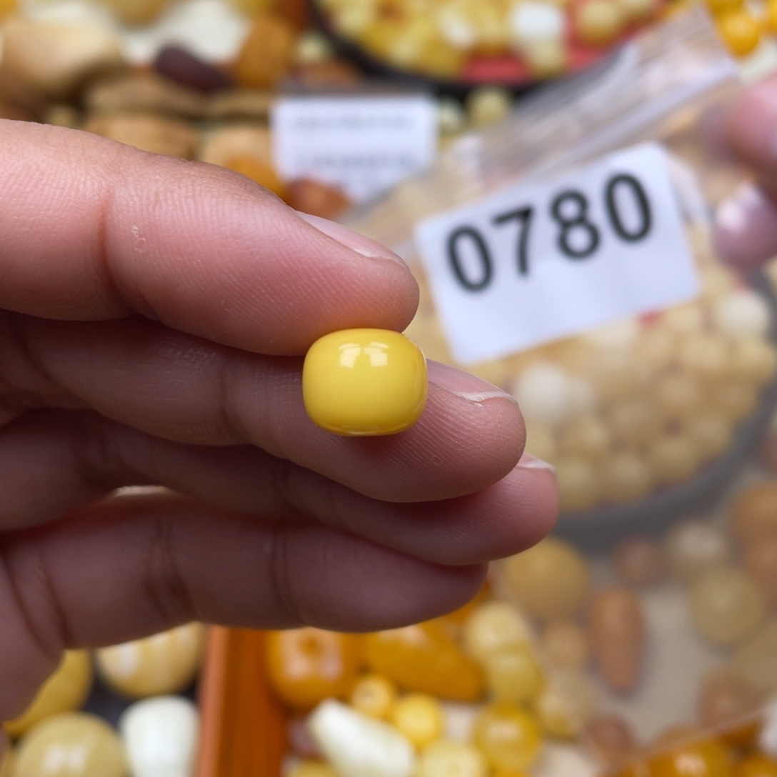 琥珀珠宝奇石未镶嵌10.7 小坑