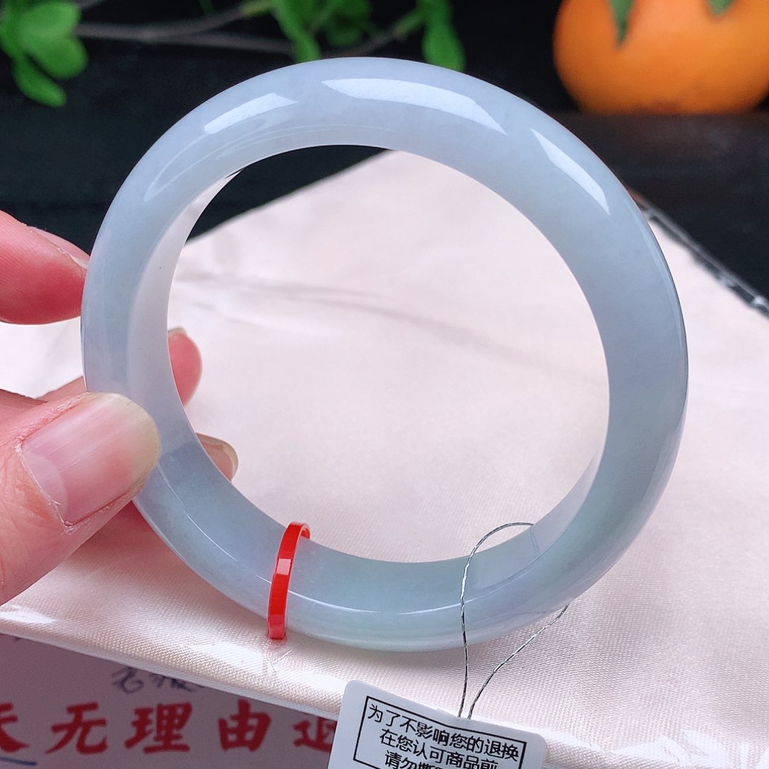 翡翠手镯未镶嵌56圈
