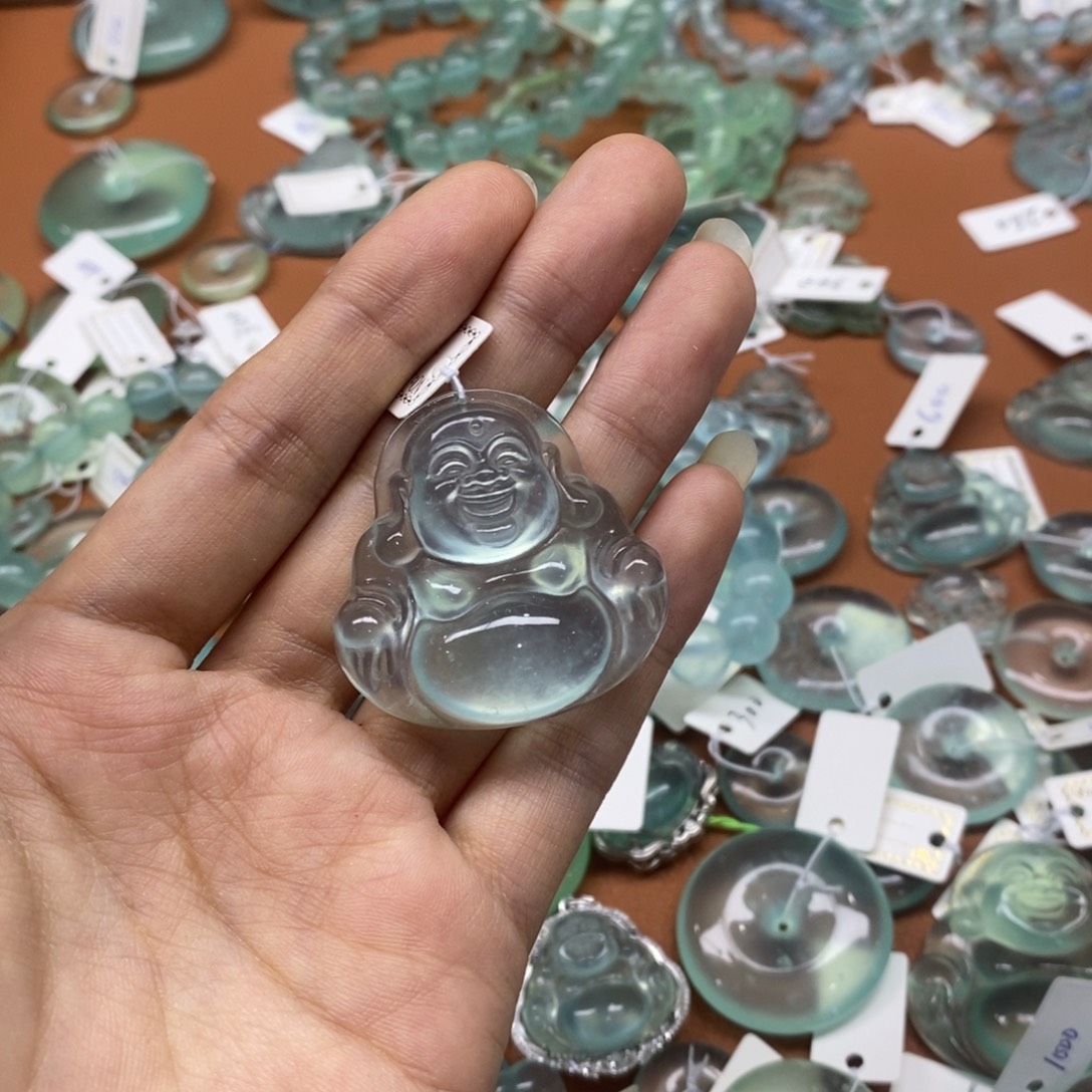 ****子蛇纹石玉未镶嵌颈饰