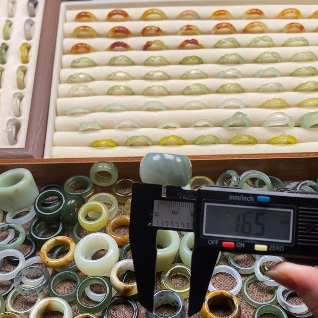 蛇纹石玉未镶嵌戒指戒指