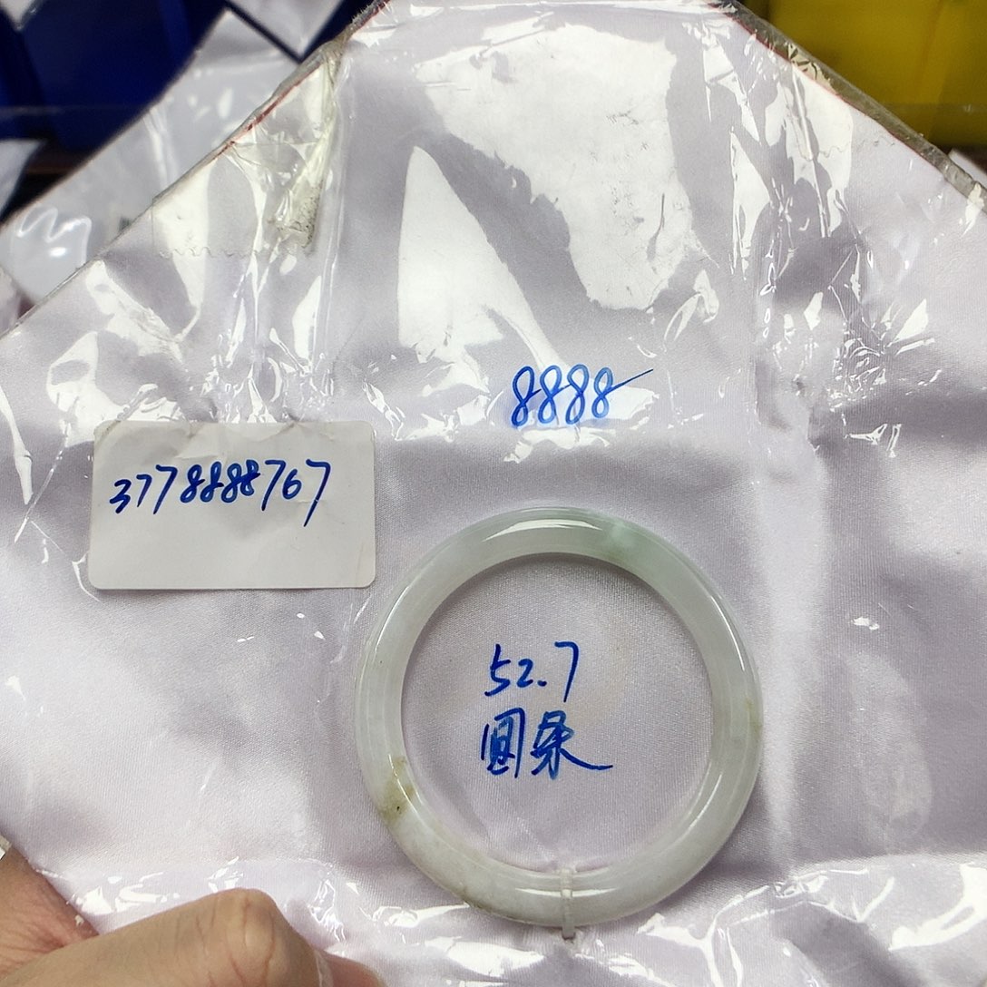 翡翠手镯未镶嵌天然缅甸翡翠手镯