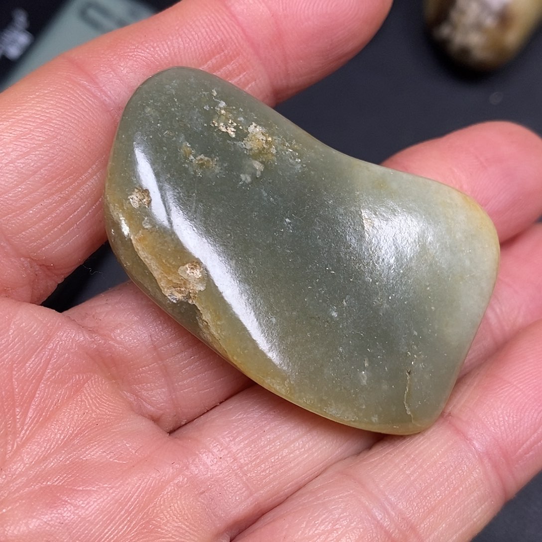 和田玉未镶嵌珠宝奇石