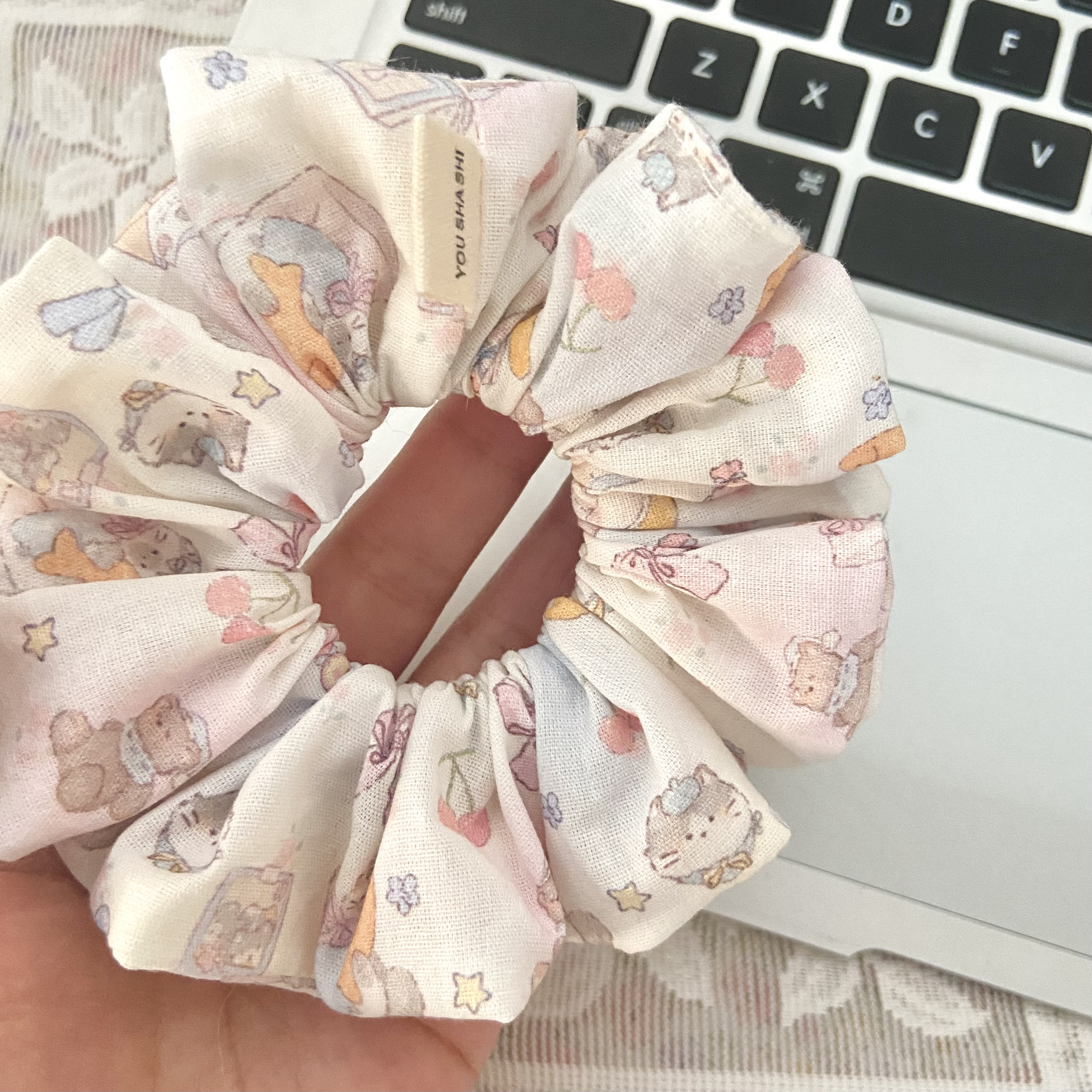 有啥柿自制—猫咪樱桃蝴蝶结可爱中肠（10cm左右大小）