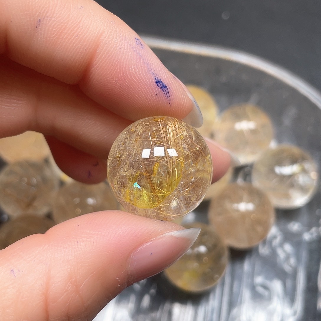 未镶嵌吊坠(不含链)水晶?****姐