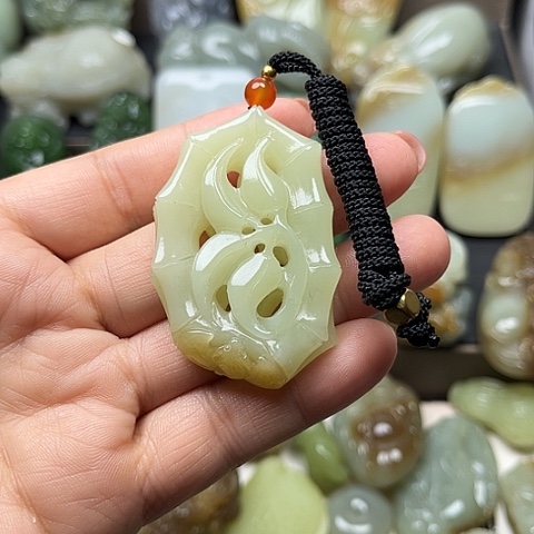 颈饰未镶嵌和田玉